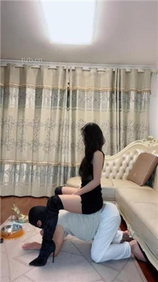 图片[4]-盖洛】长靴美腿踩虐/鞭打/狗盆喂食-绳艺资源网