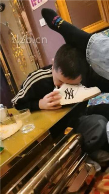 图片[8]-文文文】KTV-素人S-闻小白鞋黑棉袜-绳艺资源网