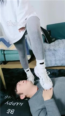 图片[5]-幽魅】运动鞋白袜全体重踩地毯/白袜蹂躏狗脸-绳艺资源网