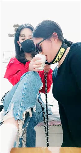 图片[1]-凌夏 开发闺蜜做母狗 现场试试圣水-绳艺资源网