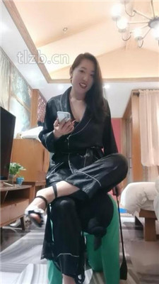 图片[5]-冷御女王】胯下遛狗/脚喂食/踩踏/品尝臭脚-绳艺资源网