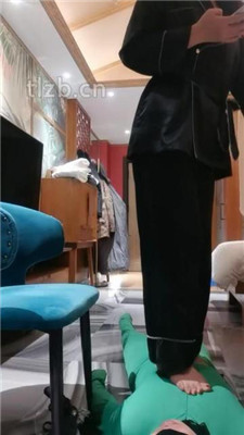 图片[20]-冷御女王】胯下遛狗/脚喂食/踩踏/品尝臭脚-绳艺资源网