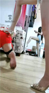 芷晴小偷柳丁高跟踢打踩乳喝洗脚水_绳艺资料库视频资源下载