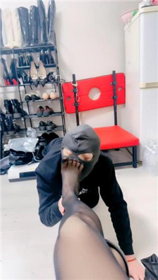 图片[9]-兔兔大人】跪舔高跟长靴/白袜塞嘴/全体重踩踏-绳艺资源网