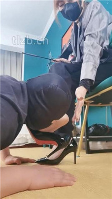 图片[2]-魔鬼天使】高跟碾压狗爪/强制闻鞋/磕头求饶/骑马爬-绳艺资源网