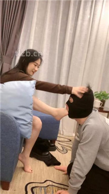 图片[4]-七七】掐乳/裸足恋足舔-绳艺资源网