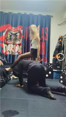 图片[19]-丝温】跪舔铆钉高跟黑丝/臭脚喂食/骑马转胯踩踏-绳艺资源网