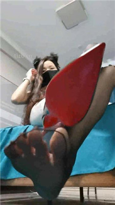 图片[8]-皮皮】邻居小弟偷闻臭鞋被发现-绳艺资源网