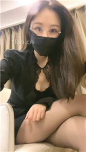 【扶桑圣女】长腿白领S-黑丝高跟踩踏/恋足狂舔_绳艺资料库