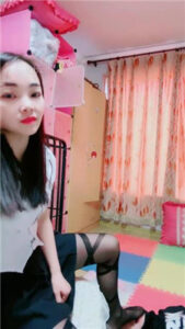 【艾琳】坐脸窒息/虐乳/黑丝脚插嘴/踩踏_绳艺资料库