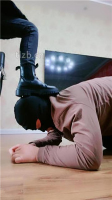 【梦凡】脏靴子踩狗地毯_绳艺资料库