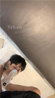 图片[2]-小乔】素人小姐姐白袜脚踩完整版】-HD绳艺资源网