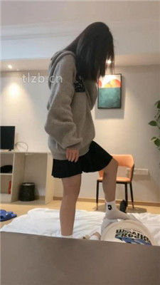 图片[3]-小乔】素人小姐姐白袜脚踩完整版】-HD绳艺资源网