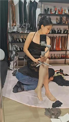 图片[17]-猫爷】恶毒继母S-黑丝脚踩虐/脚耳光/插嘴/舔内裤-HD绳艺资源网