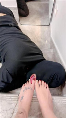 图片[3]-小软】圣诞女郎-美腿诱惑恋足舔-HD绳艺资源网