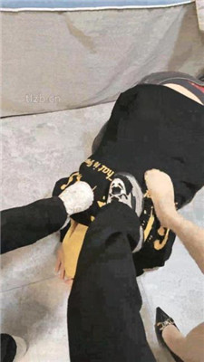 图片[3]-木子大大】3S美容院调奴-骑脖/舔脏鞋臭脚/踢踹三视角版】-HD绳艺资源网