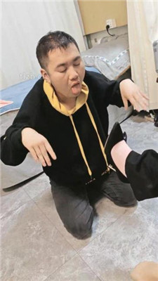 图片[13]-木子大大】3S美容院调奴-骑脖/舔脏鞋臭脚/踢踹三视角版】-HD绳艺资源网