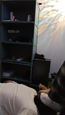 图片[5]-重庆沐子】嘴叼鞋爬行/清理脏鞋/踩踏臭脚捂脸-HD绳艺资源网