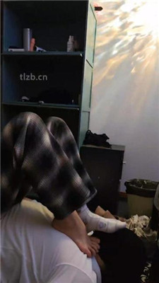 图片[6]-重庆沐子】嘴叼鞋爬行/清理脏鞋/踩踏臭脚捂脸-HD绳艺资源网