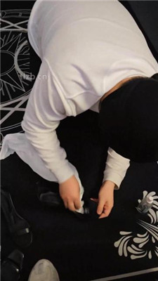 图片[9]-重庆沐子】嘴叼鞋爬行/清理脏鞋/踩踏臭脚捂脸-HD绳艺资源网