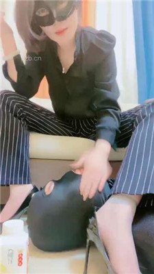 【高傲】臭脚极限插嘴/赏赐圣水_绳艺资料库