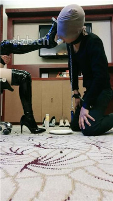 图片[2]-诗恩】口球塞嘴/长靴高跟踩踏喂食/喂口水/赏圣水完整版】-HD绳艺资源网