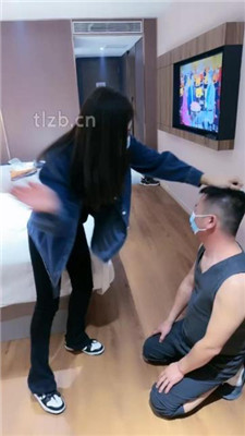 【沐夏夜】女神S超暴力踢踹虐打前任_绳艺资料库