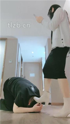 【妮蔻】短靴女神碾压踩/胯下辱/清理脏鞋/深喉/黑船袜捂脸_绳艺资料库