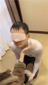 【欣然莫】雪地靴玩虐/耳光/喂食/口水/人体烟灰缸_绳艺资料库