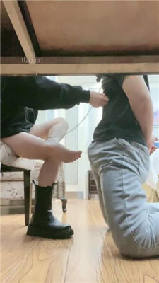 图片[12]-甜一】桌底视角-臭脚丫熏狗奴-HD绳艺资源网