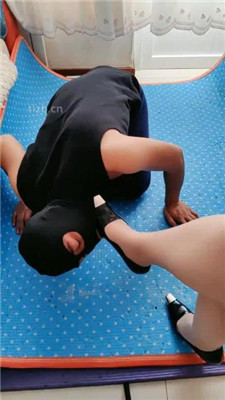 【秋天】跪舔高跟的贱奴_绳艺资料库