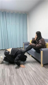 【尤尤子】骑马转胯/长靴踩踏/耳光_绳艺资料库