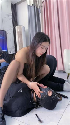 图片[13]-麋鹿银儿】双母畜-人肉座椅/狗链遛狗/超重口喂食/全体重踩踏