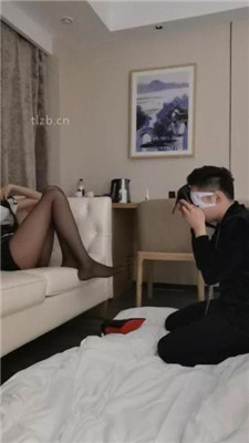 图片[3]-皮皮】长腿S-高跟黑丝跪舔/鞭打/踩踏