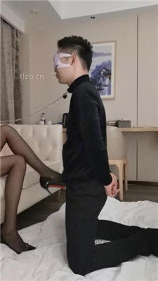 图片[9]-皮皮】长腿S-高跟黑丝跪舔/鞭打/踩踏