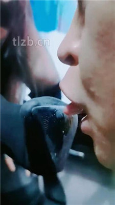 图片[7]-梦幻大大】公开处刑-和闺蜜KTV玩弄小三母狗下】