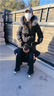 图片[6]-沐夏夜】户外景区溜双狗