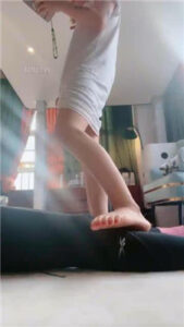 【梦樱】高跟裸足踩_绳艺资料库