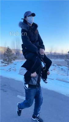 图片[10]-沐夏夜】户外景区溜双狗