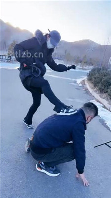 图片[17]-沐夏夜】户外景区溜双狗