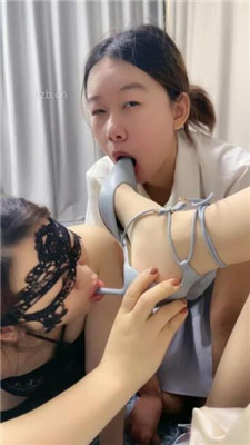 图片[17]-cc.s】玩弄双母畜-鞭打/奴下奴/骑狗背/互相掐脖舔脚