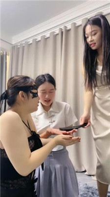 图片[19]-cc.s】玩弄双母畜-鞭打/奴下奴/骑狗背/互相掐脖舔脚