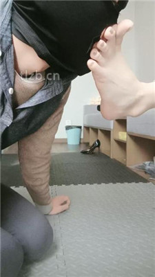 图片[4]-苏州KK】白袜裸足恋足舔/坐脸窒息