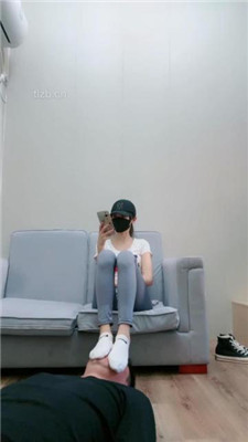 图片[2]-美娜格格】人体家具奴伺奉主人