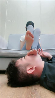 图片[11]-美娜格格】人体家具奴伺奉主人