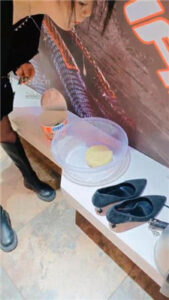 【舒苒】用圣水做饭给狗吃【完整版】_绳艺资料库