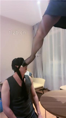 图片[11]-沐夏夜】双奴-高跟美腿踩/骑狗脖/踢踹/品尝原味脚