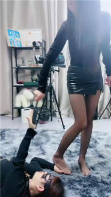 图片[8]-北京嘟嘟】刑具暴力鞭打/舔长靴黑丝/碾压踩