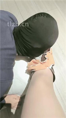 图片[3]-樊樊】狗嘴清理脏鞋脏内裤/套头/肉丝脚踩踏/插嘴