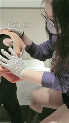 图片[4]-樊樊】狗嘴清理脏鞋脏内裤/套头/肉丝脚踩踏/插嘴